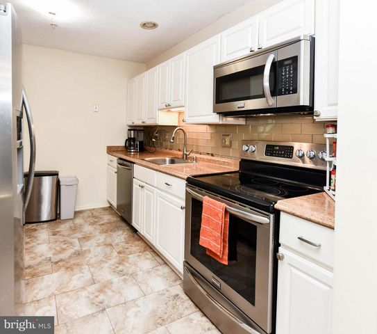 1401 DEEP GORGE CT, Oxon Hill, MD 20745
