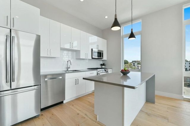 420 W Broadway 604, Boston, MA 02127