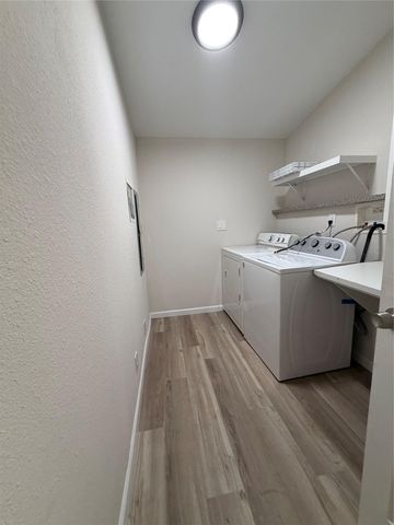 236 Live Oak DR, Cedar Creek, TX 78612