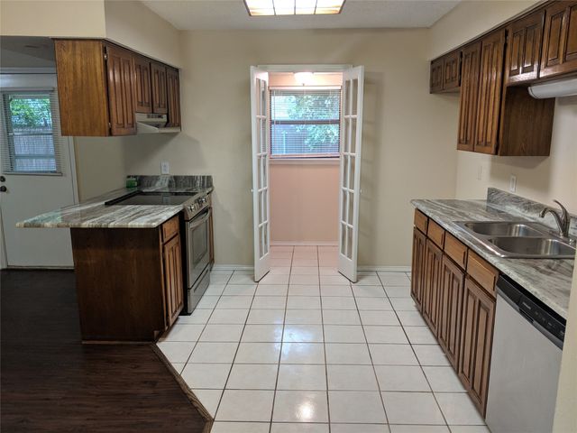 2813 Cumming Drive, Bedford, TX 76021