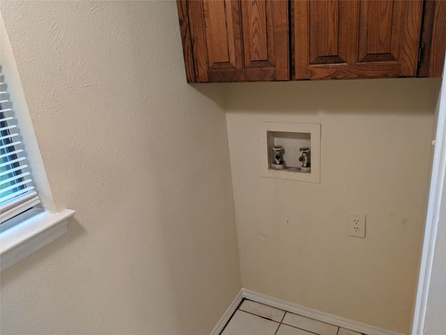 2813 Cumming Drive, Bedford, TX 76021