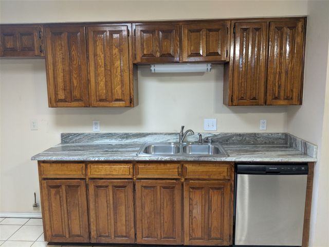 2813 Cumming Drive, Bedford, TX 76021