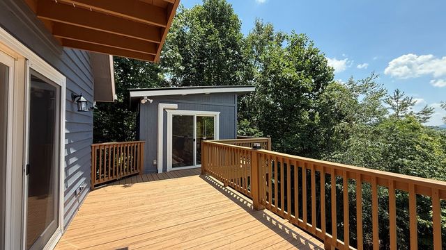 312 Penland Indian Trail, Hayesville, NC 28904