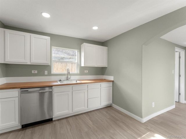 675 Knox Ct, Denver, CO 80204