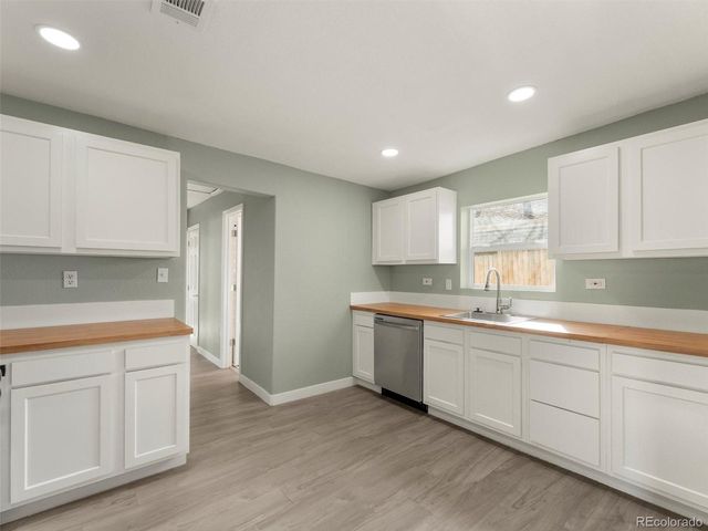 675 Knox Ct, Denver, CO 80204
