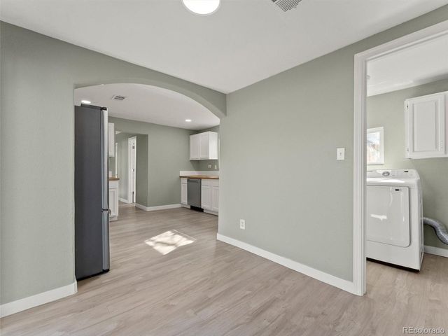 675 Knox Ct, Denver, CO 80204