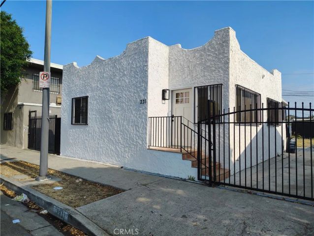 231 E Century, Los Angeles, CA 90003