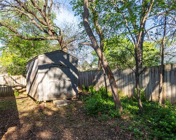 3182 Oakfield Street, Fayetteville, AR 72704