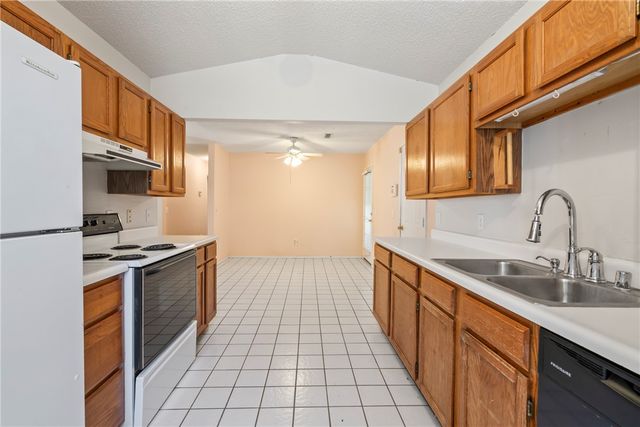 3182 Oakfield Street, Fayetteville, AR 72704