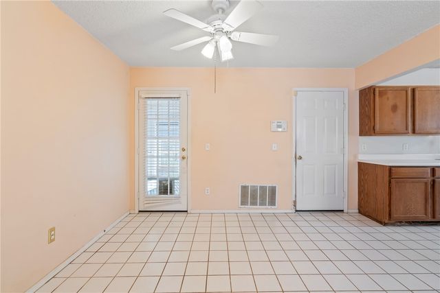 3182 Oakfield Street, Fayetteville, AR 72704