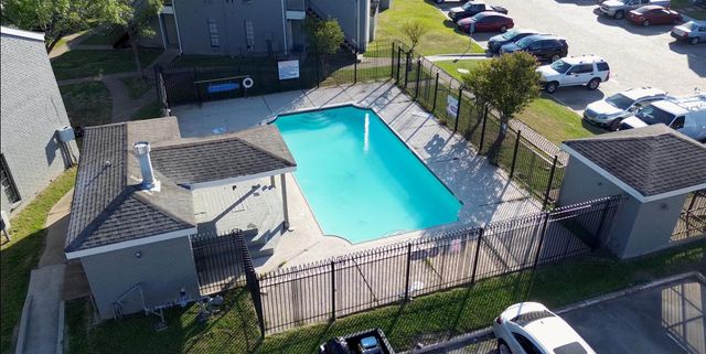 12500 Sandpiper Drive 84, Houston, TX 77035