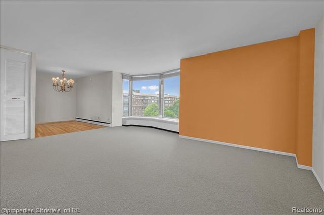 8200 E Jefferson Avenue, Detroit, MI 48214