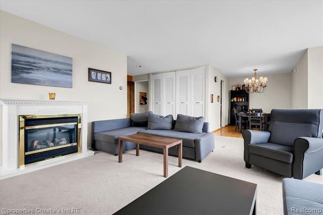 8200 E Jefferson Avenue, Detroit, MI 48214