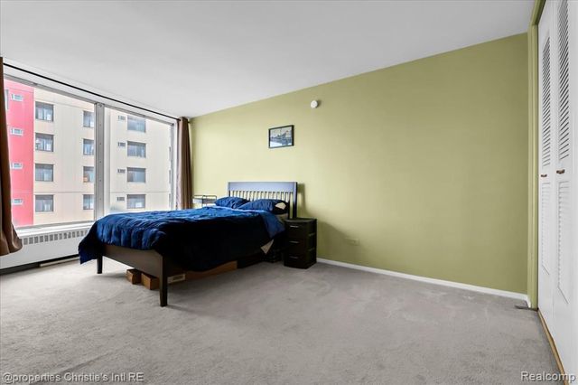 8200 E Jefferson Avenue, Detroit, MI 48214