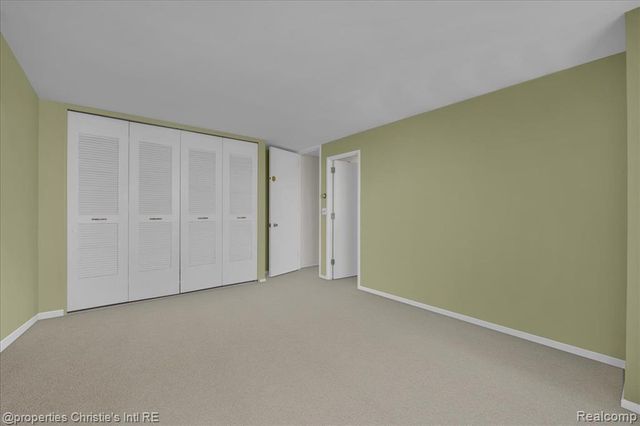 8200 E Jefferson Avenue, Detroit, MI 48214