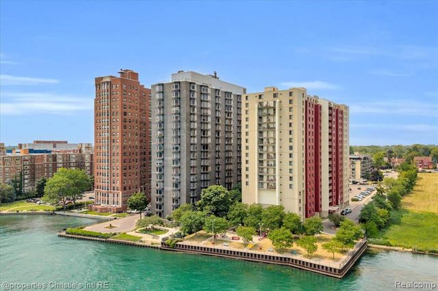 8200 E Jefferson Avenue, Detroit, MI 48214