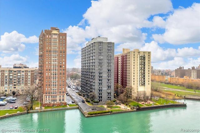 8200 E Jefferson Avenue, Detroit, MI 48214
