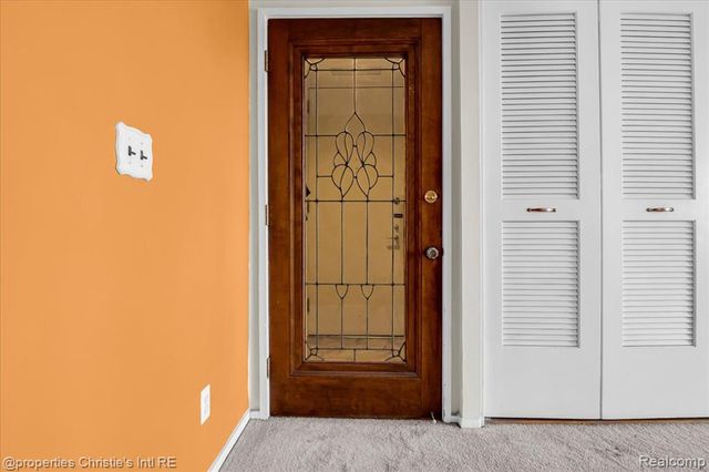 8200 E Jefferson Avenue, Detroit, MI 48214