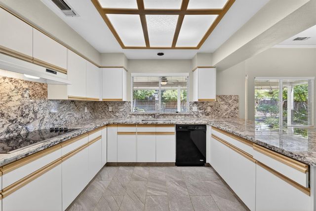 7188 N Geraldine Avenue, Fresno, CA 93711