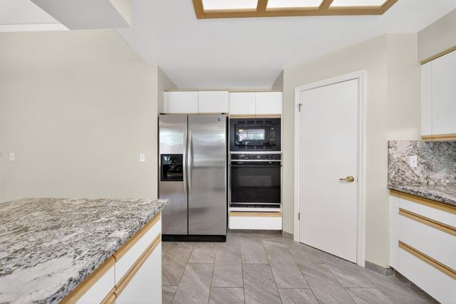 7188 N Geraldine Avenue, Fresno, CA 93711