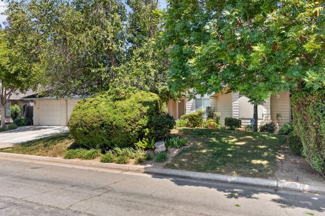 7188 N Geraldine Avenue, Fresno, CA 93711