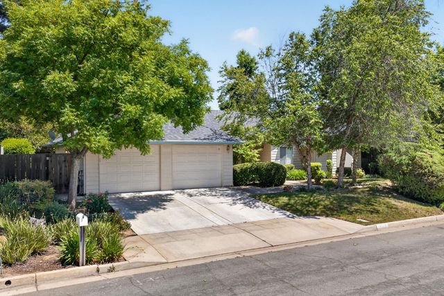 7188 N Geraldine Avenue, Fresno, CA 93711