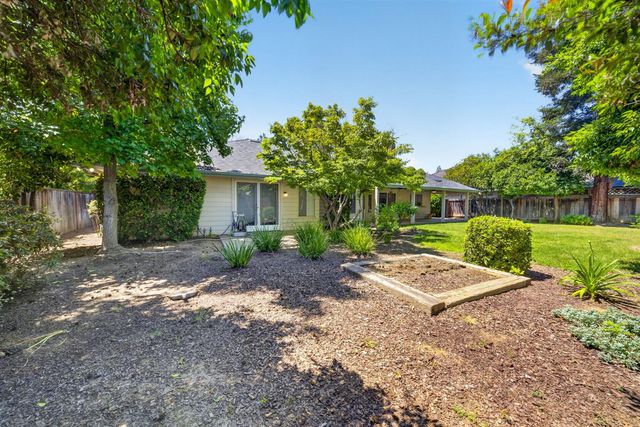 7188 N Geraldine Avenue, Fresno, CA 93711