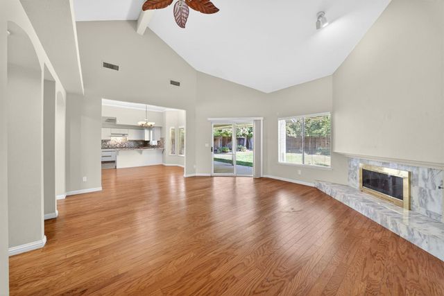 7188 N Geraldine Avenue, Fresno, CA 93711