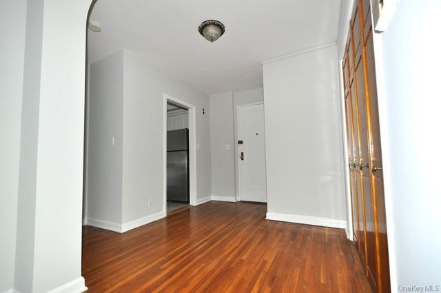 142 Garth Road 2N, Scarsdale, NY 10583