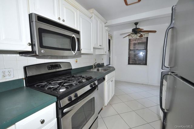 142 Garth Road 2N, Scarsdale, NY 10583