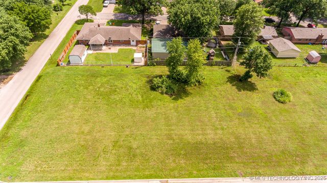 416 W 7th Street, Dewey, OK 74029