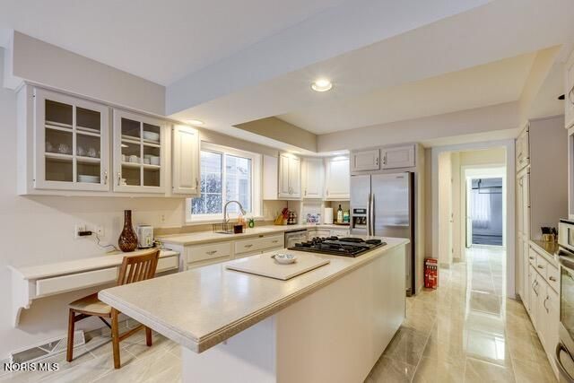 9504 Sheffield Road, Perrysburg, OH 43551