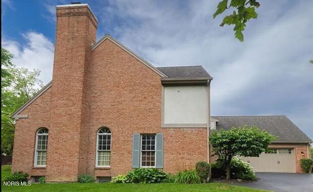 9504 Sheffield Road, Perrysburg, OH 43551