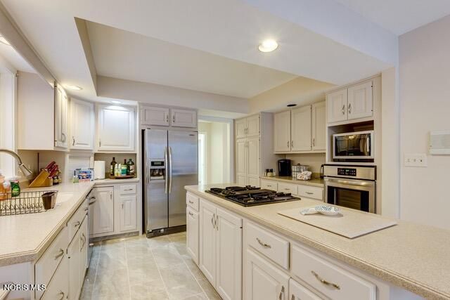 9504 Sheffield Road, Perrysburg, OH 43551