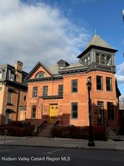 420 Warren Street, Hudson, NY 12534