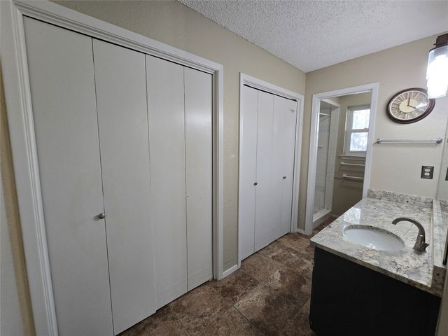 301 E 6th Street, Weatherford, TX 76086