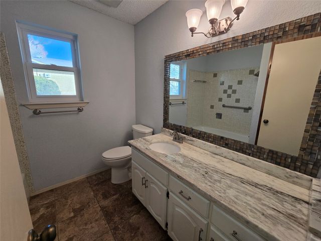 301 E 6th Street, Weatherford, TX 76086