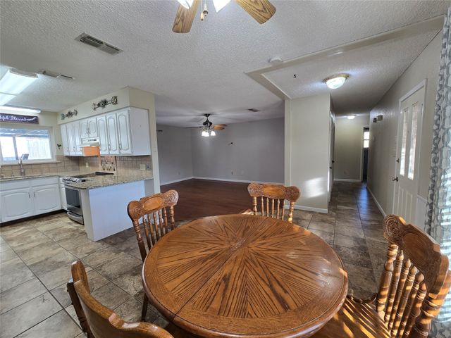 301 E 6th Street, Weatherford, TX 76086