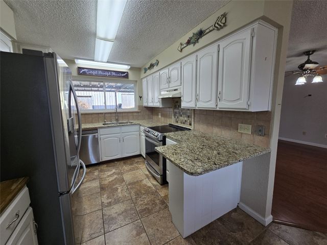 301 E 6th Street, Weatherford, TX 76086