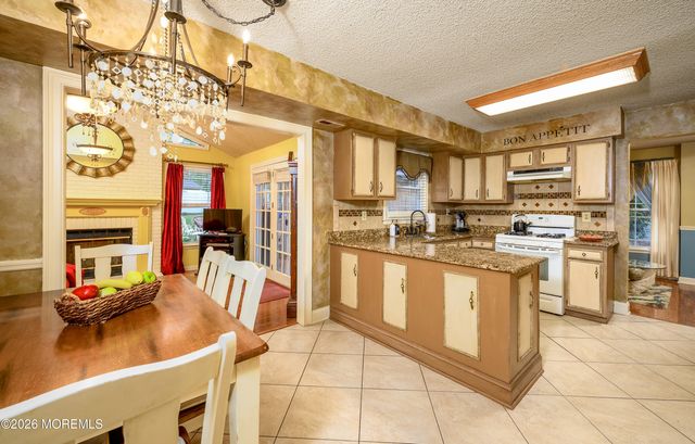 4 Boston Court, Howell, NJ 07731