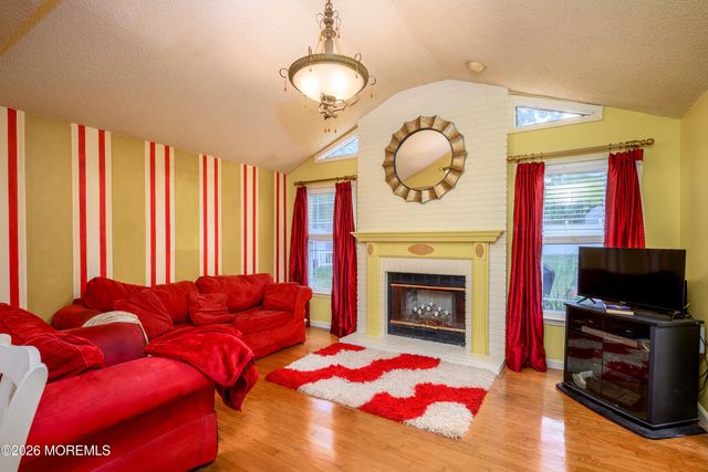 4 Boston Court, Howell, NJ 07731