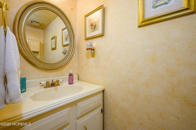 4 Boston Court, Howell, NJ 07731