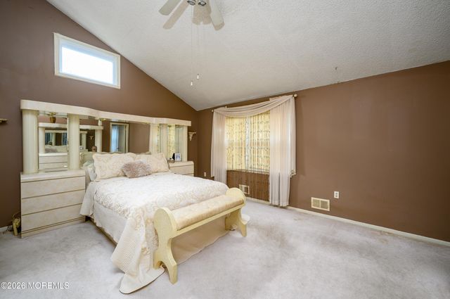 4 Boston Court, Howell, NJ 07731
