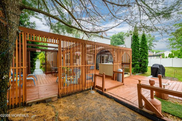 4 Boston Court, Howell, NJ 07731