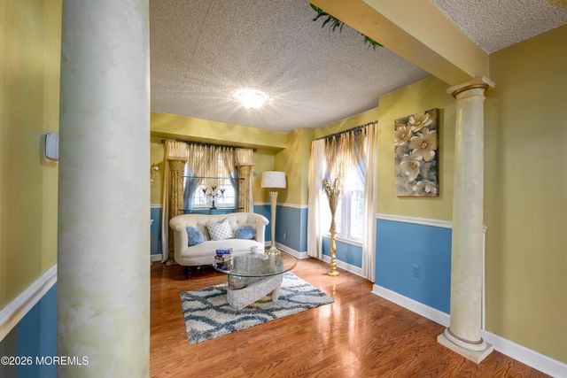 4 Boston Court, Howell, NJ 07731