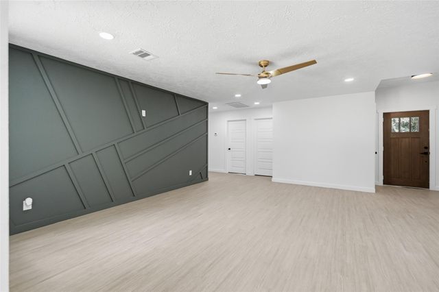 25402 Thistlewaite Lane, Spring, TX 77373