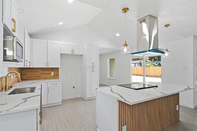 25402 Thistlewaite Lane, Spring, TX 77373