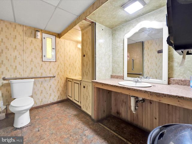 30 W CENTRE ST, Mahanoy City, PA 17948