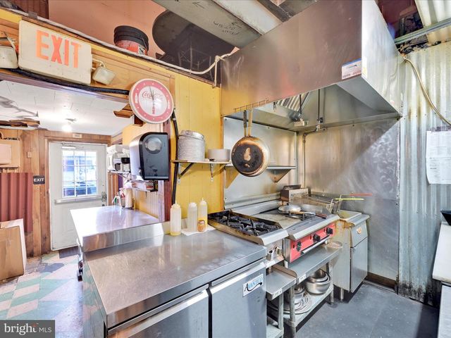 30 W CENTRE ST, Mahanoy City, PA 17948