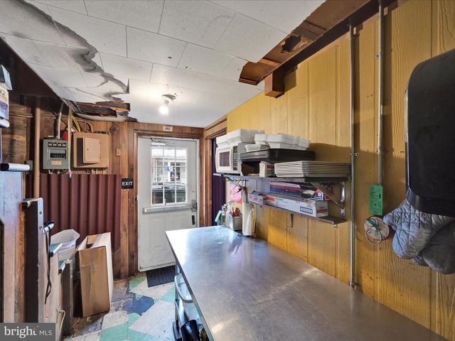 30 W CENTRE ST, Mahanoy City, PA 17948
